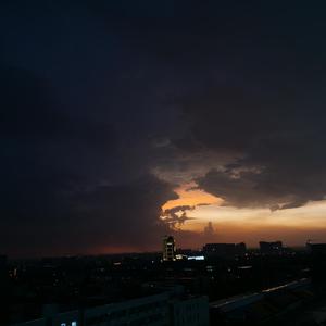 嗯～啊～乖～进去了～h～乖雷安
