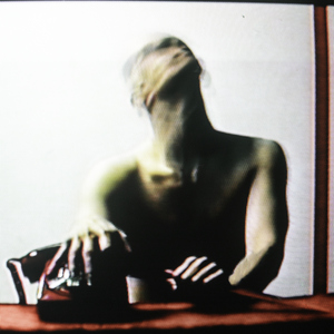 嗯～啊～乖～进去了～h～乖雷安
