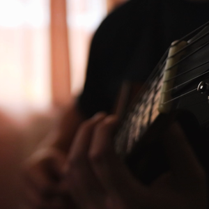 嗯～啊～乖～进去了～h～乖雷安
